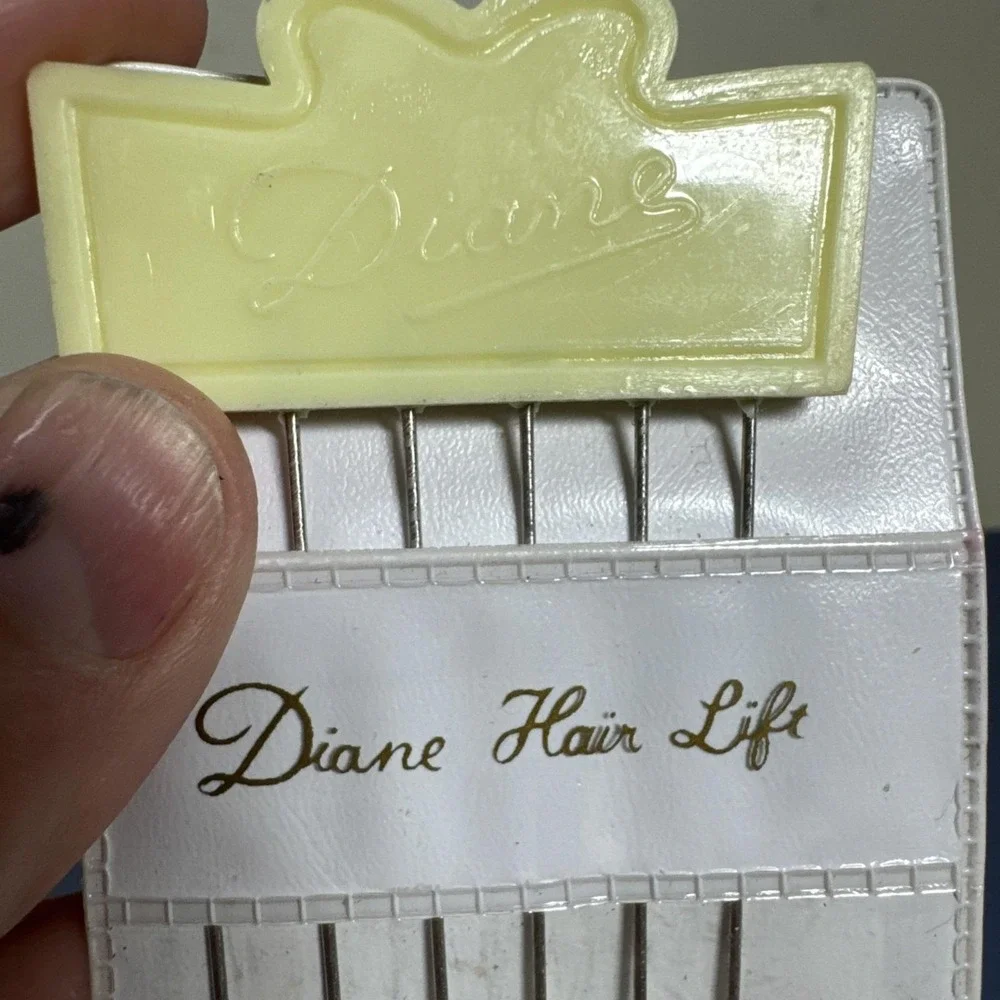 VTG Diane Hair Lift Pick Lot 2 Metal Pick Purple Wht Plastic Case 4